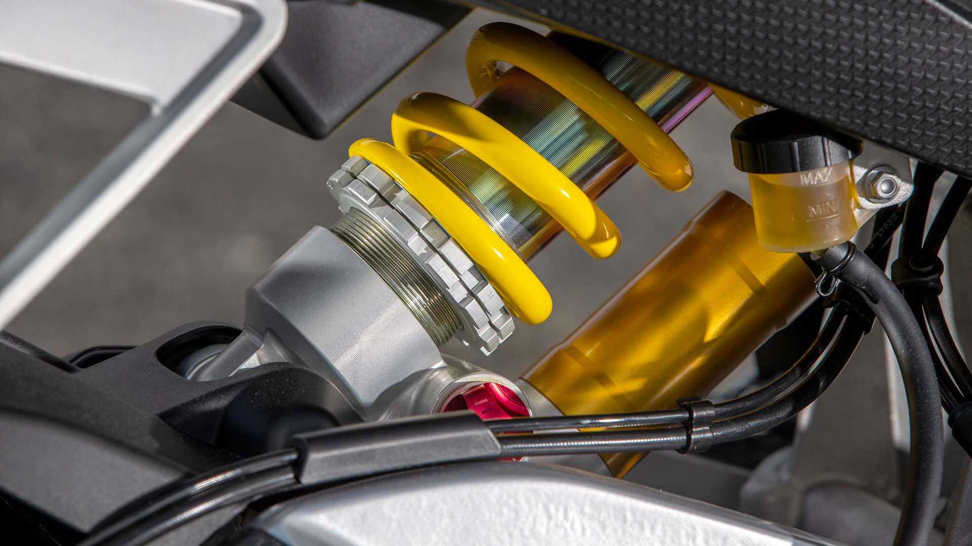Aprilia_Tuono660_factory_GALLERY_900x675_4
